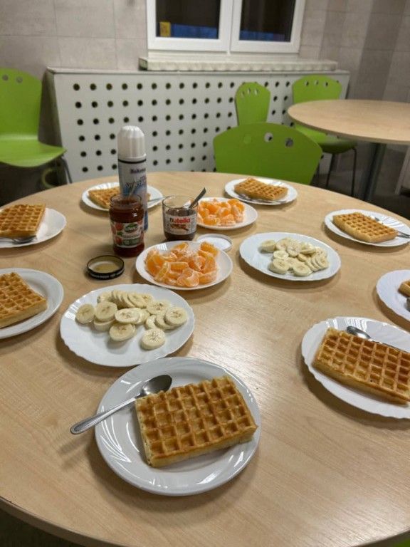 Zajęcia kulinarne - dekorowanie gofrów 